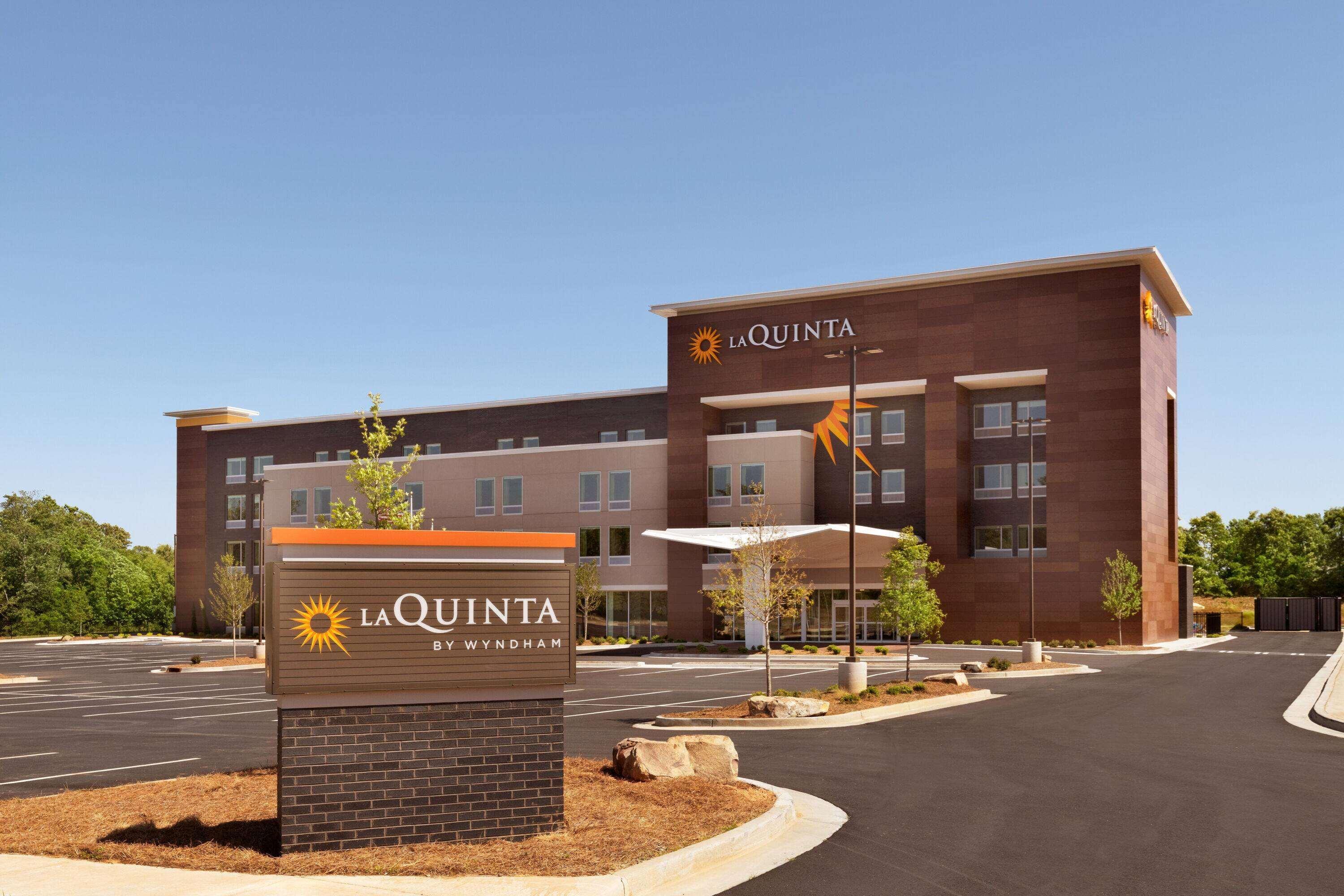 La Quinta Inn & Suites By Wyndham Braselton Eksteriør bilde